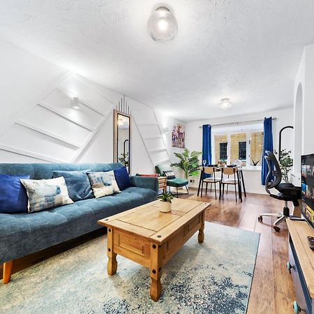לונדון Quirky Canary 2Bed, Free Parking, Smart Tv & Games מראה חיצוני תמונה